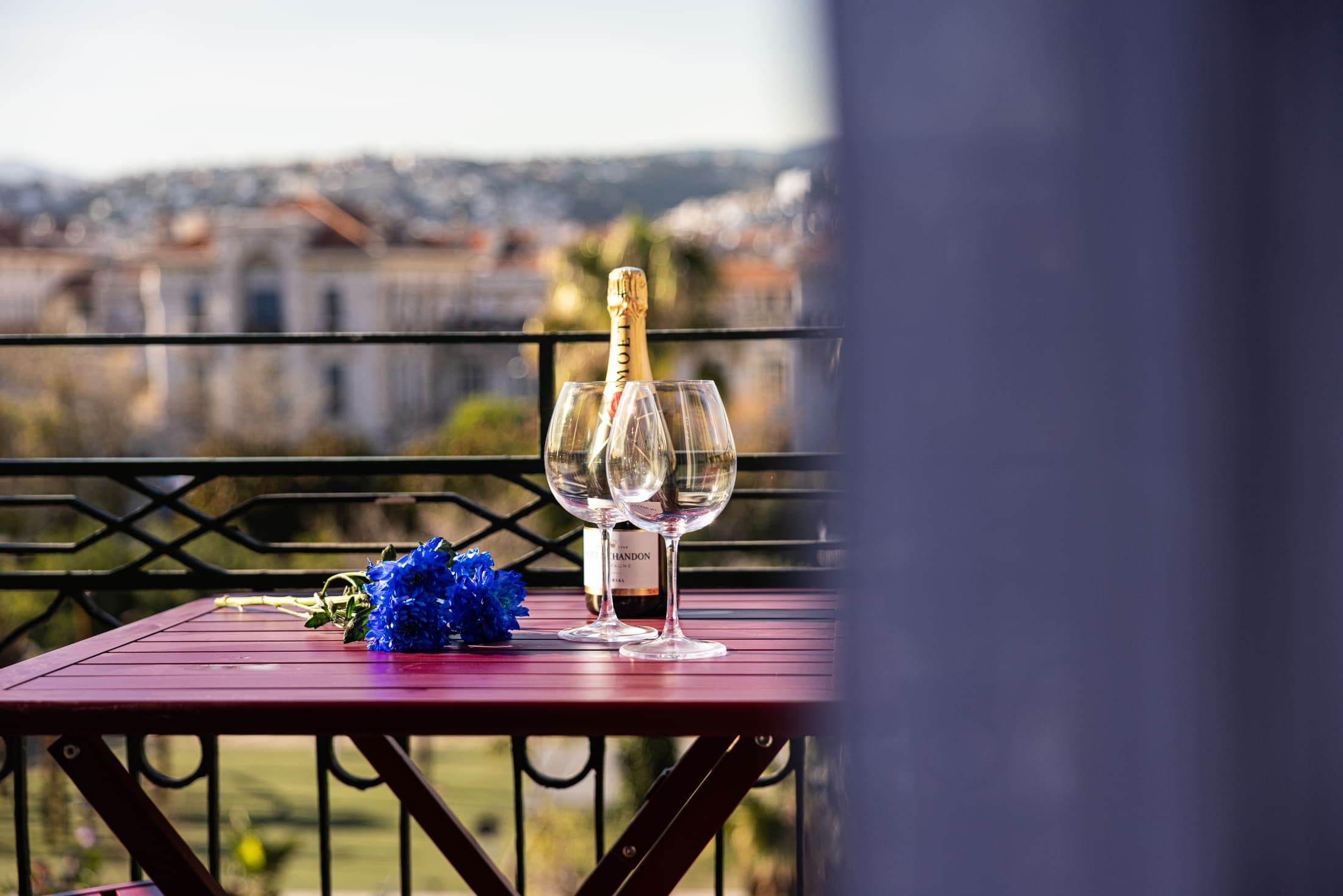 Terrasse avec vue mer sur la Côte d'Azur près d'Èze et Cap-d'Ail