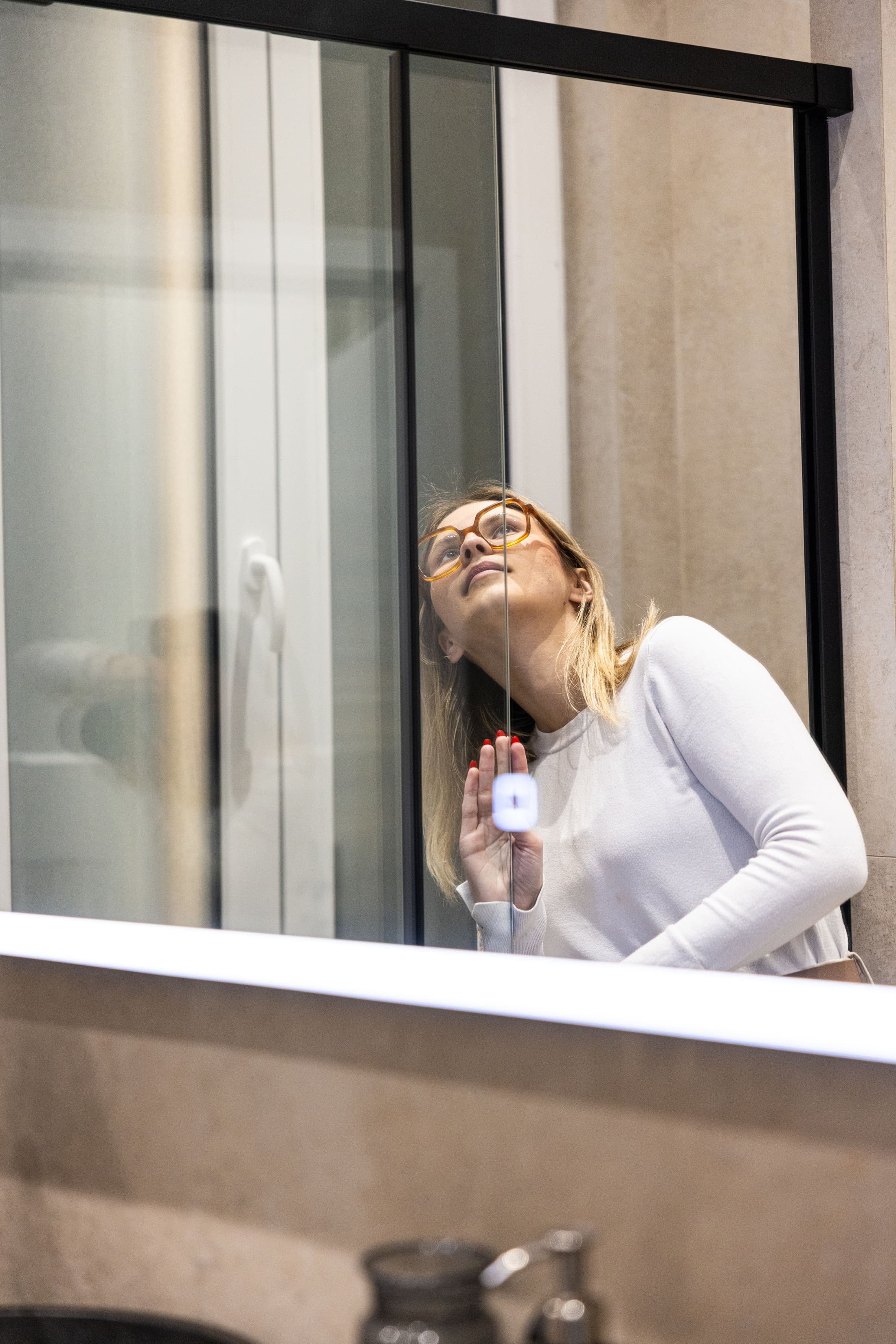 Contrôle qualité dans une salle de bain d'un logement Hostias
