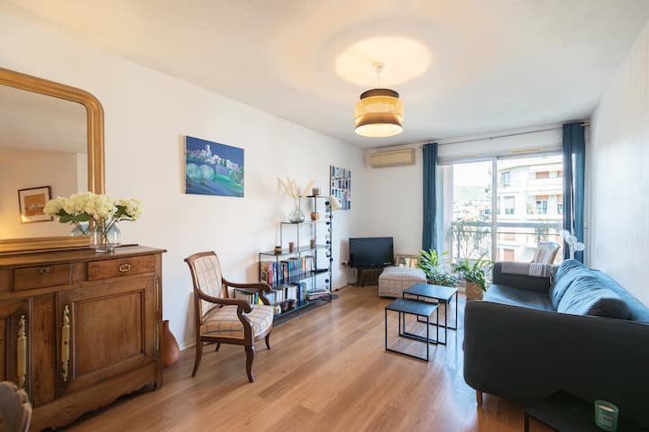 Family Getaway in the Heart of Nice - Air-Conditioned